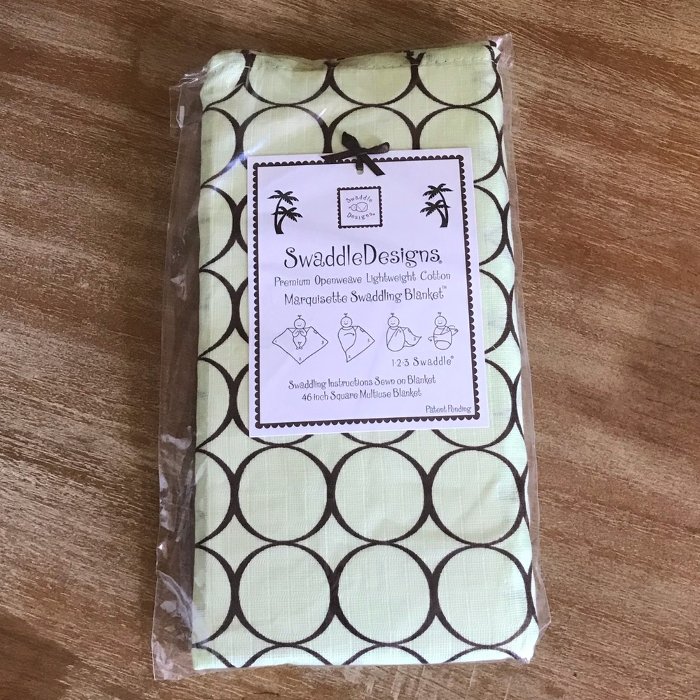 NWT Swaddle Designs Blanket